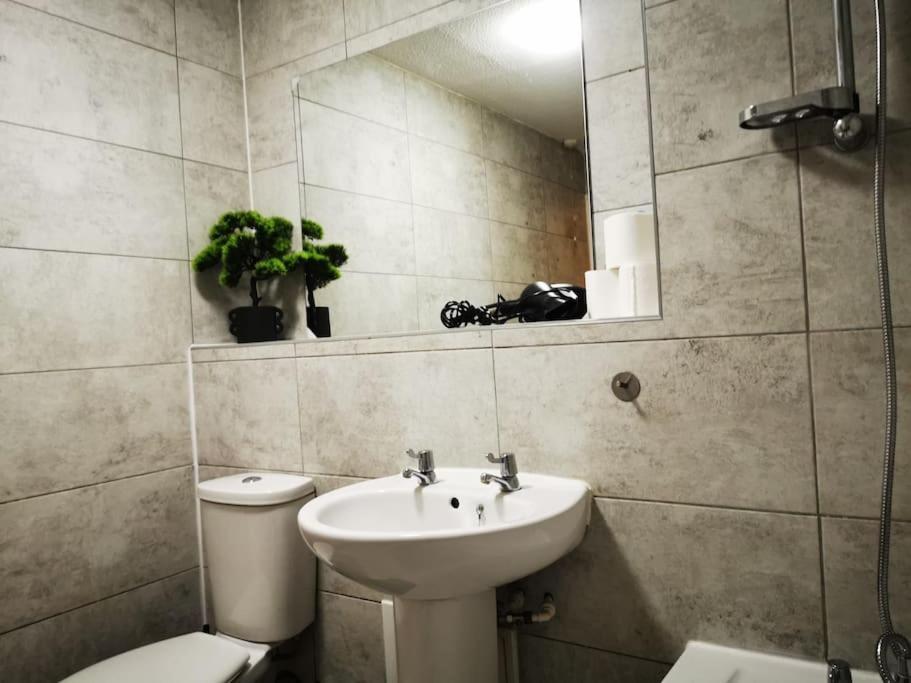 Gasthof Cozy Near O2 Arena London